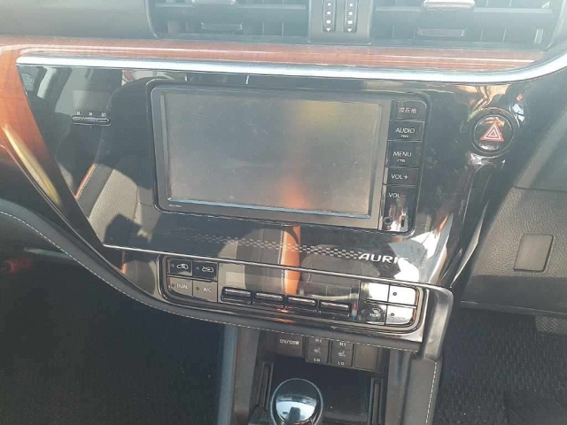 TOYOTA AURIS 2015