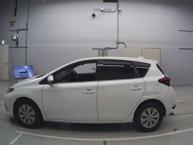 TOYOTA AURIS 2015