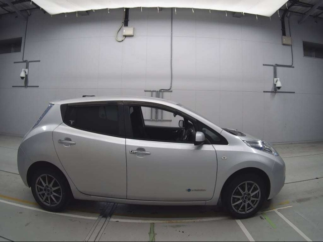 NISSAN LEAF 2014