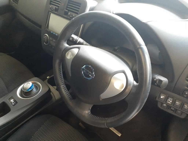 NISSAN LEAF 2014