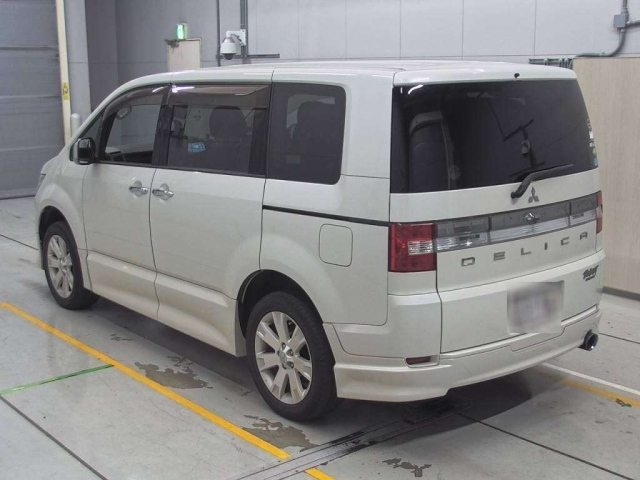 MITSUBISHI DELICA D5 2010