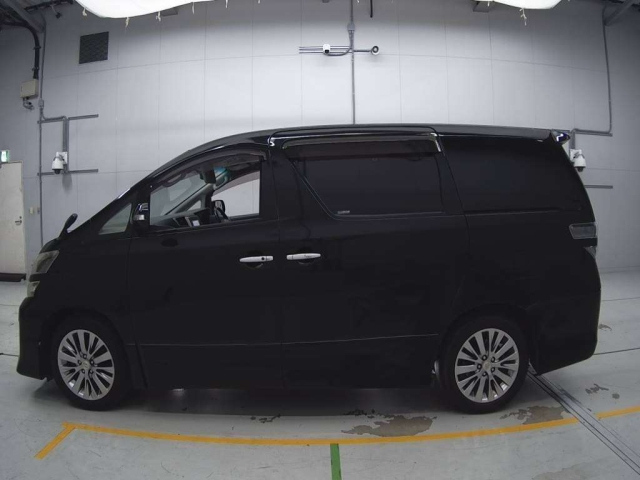 TOYOTA VELLFIRE 2013