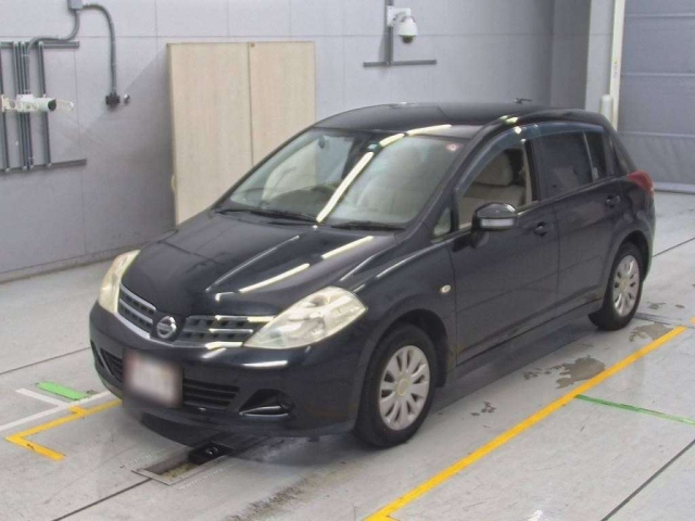 NISSAN TIIDA 2010