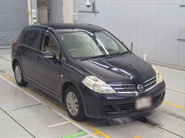 NISSAN TIIDA 2010
