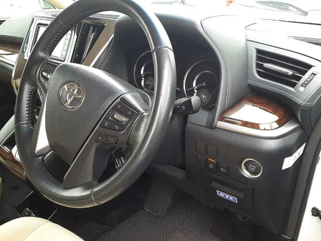 TOYOTA VELLFIRE 2019