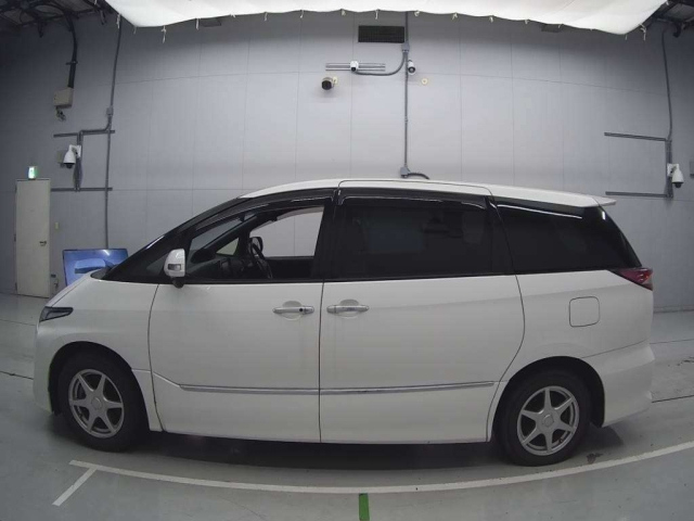 TOYOTA ESTIMA 2016