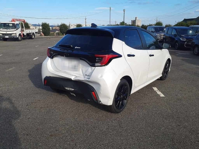 TOYOTA YARIS 2025