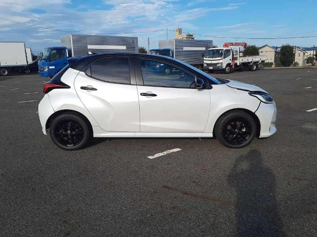 TOYOTA YARIS 2025