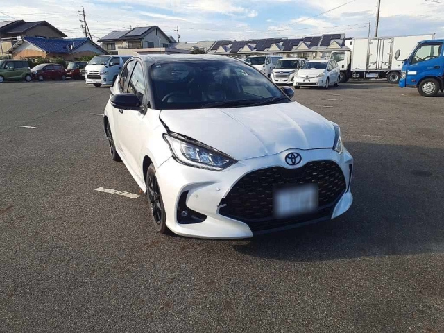 TOYOTA YARIS 2025