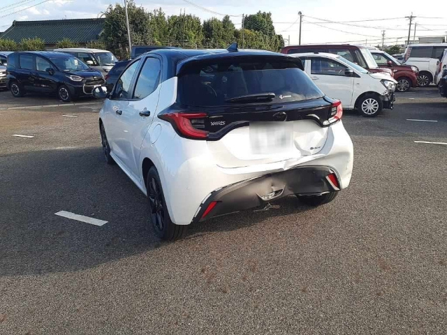 TOYOTA YARIS 2025