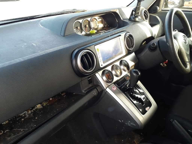 TOYOTA COROLLA RUMION 2011