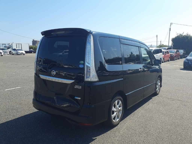 NISSAN SERENA 2013