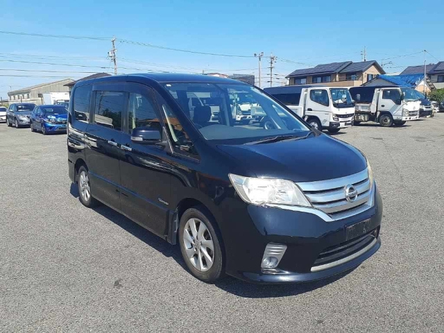 NISSAN SERENA 2013