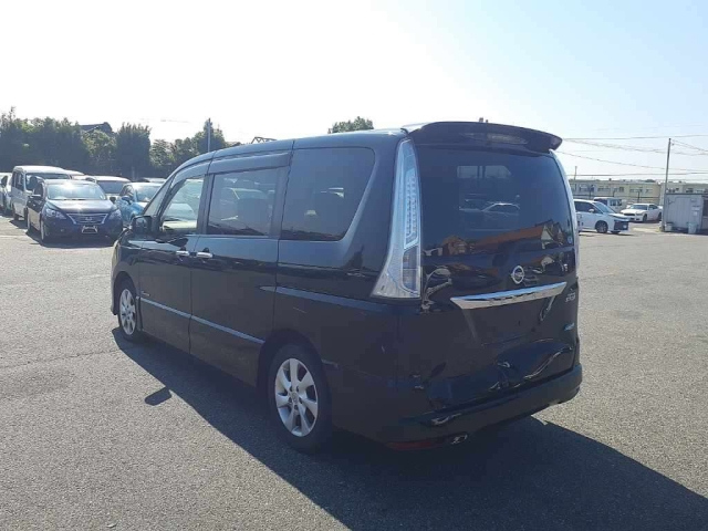 NISSAN SERENA 2013