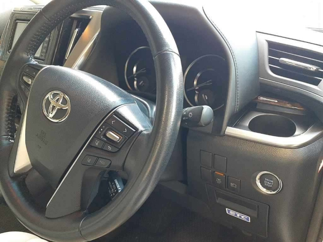 TOYOTA VELLFIRE 2018