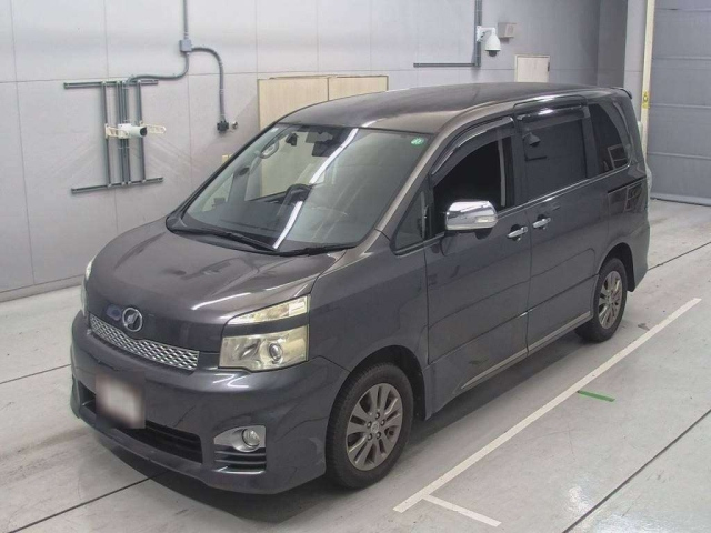 TOYOTA VOXY 2012