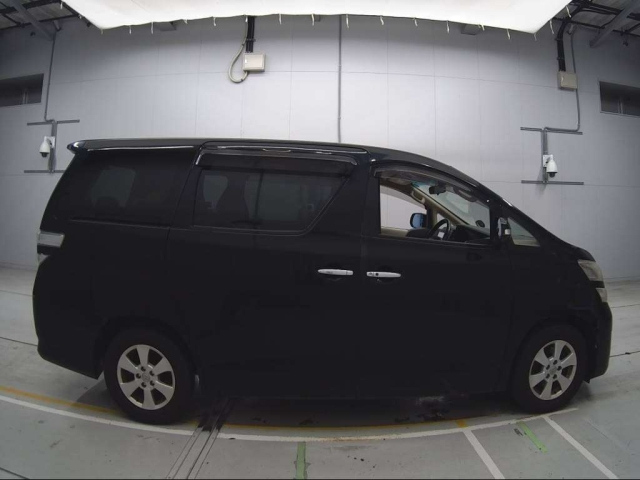 TOYOTA VELLFIRE 2011