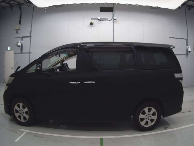 TOYOTA VELLFIRE 2011