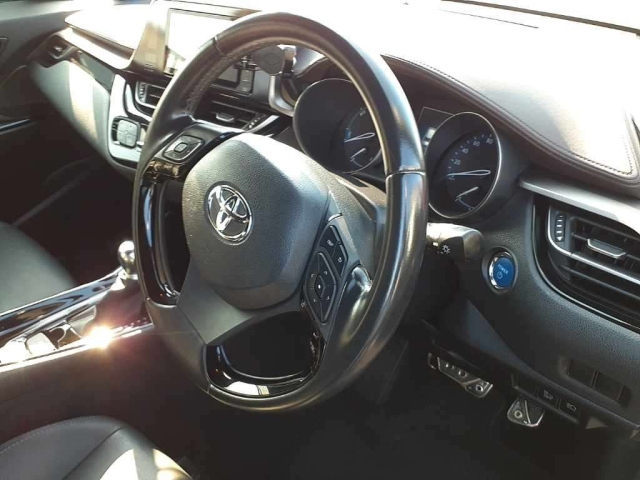 TOYOTA C-HR 2018
