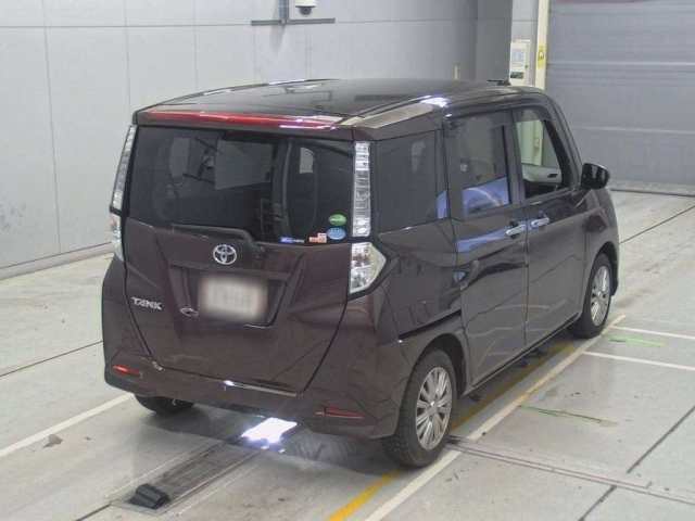 TOYOTA TANK 2018