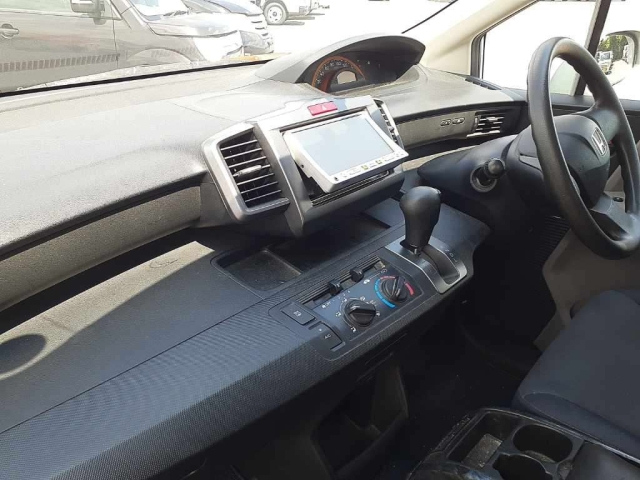 HONDA FREED 2008