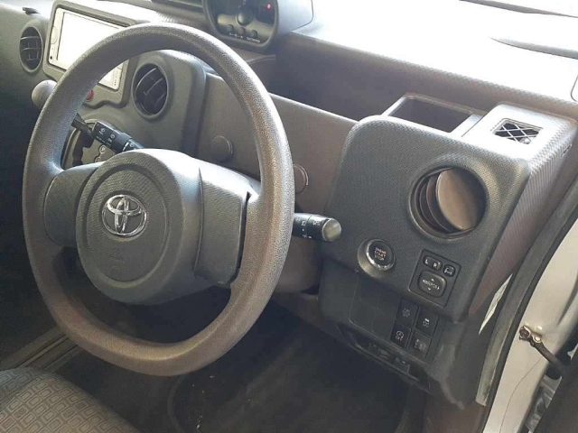 TOYOTA SPADE 2012