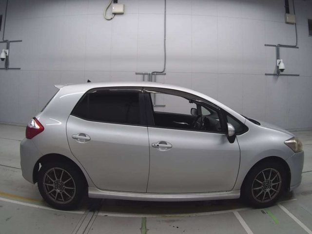 TOYOTA AURIS 2010