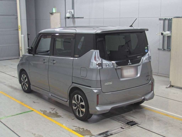 MITSUBISHI DELICA D2 2017