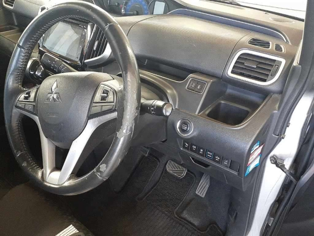 MITSUBISHI DELICA D2 2017