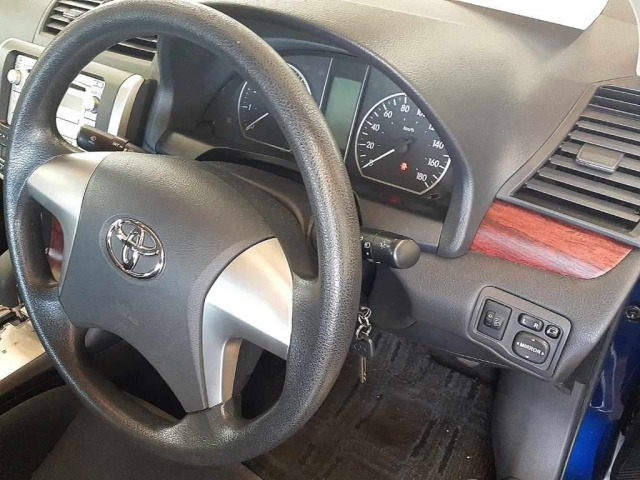 TOYOTA PREMIO 2010