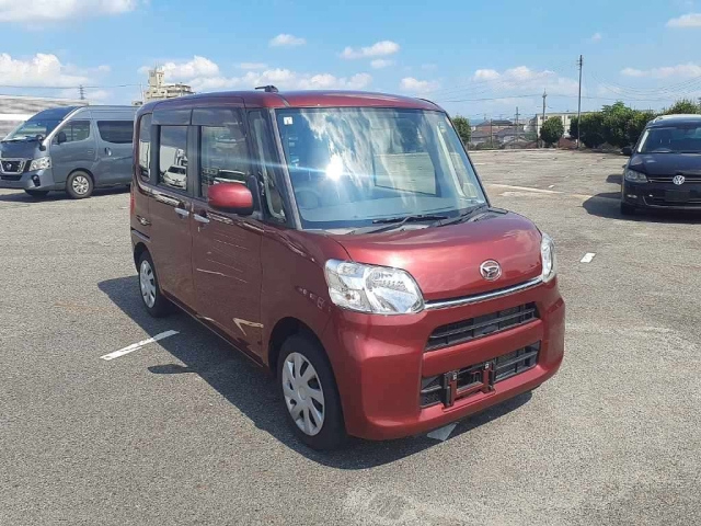 DAIHATSU TANTO 2015