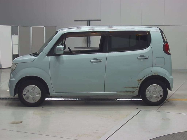 SUZUKI MRWAGON 2011