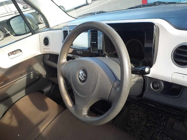 SUZUKI MRWAGON 2011