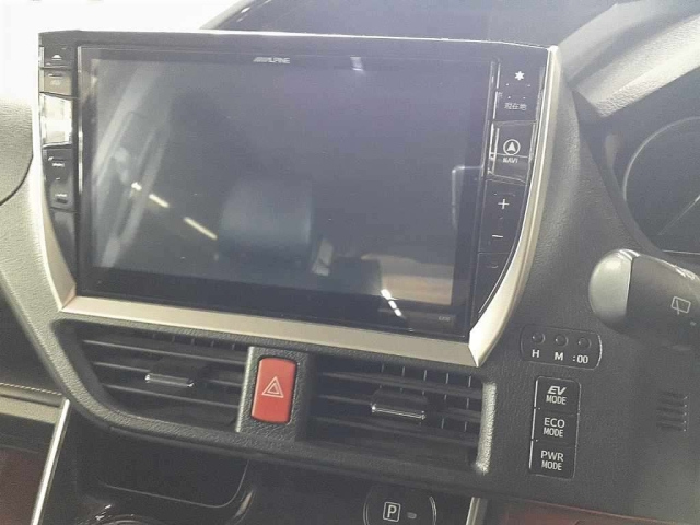 TOYOTA ESQUIRE 2015