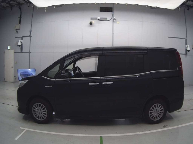 TOYOTA ESQUIRE 2015