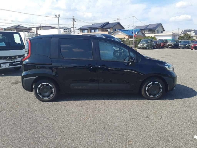 TOYOTA SIENTA 2025
