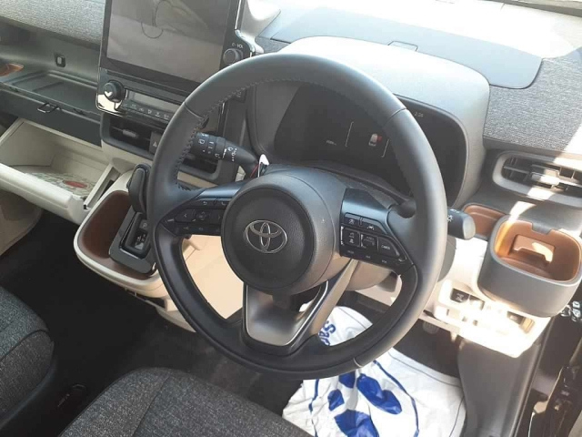 TOYOTA SIENTA 2025