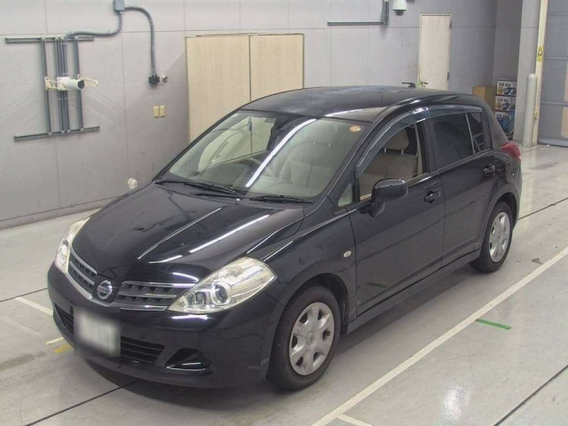 NISSAN TIIDA 2010