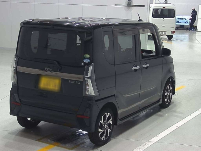 DAIHATSU TANTO 2019