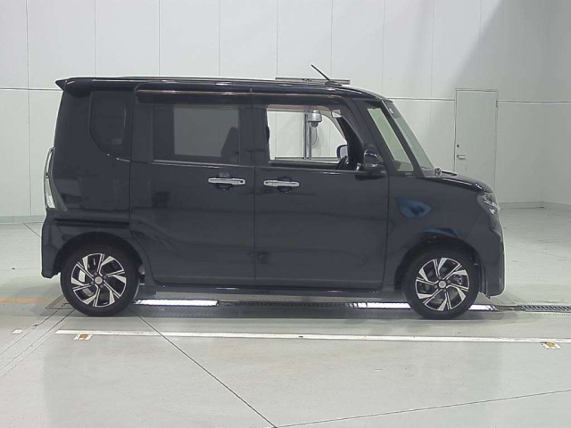 DAIHATSU TANTO 2019