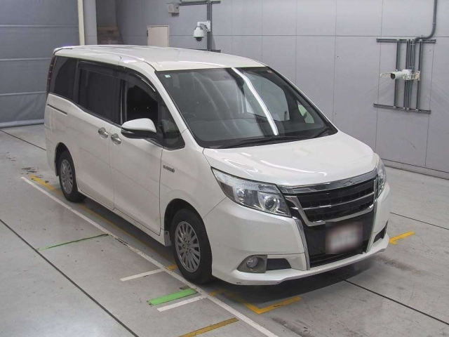 TOYOTA ESQUIRE 2014
