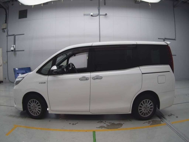 TOYOTA ESQUIRE 2014