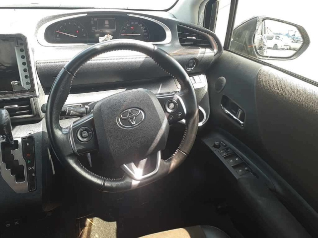 TOYOTA SIENTA 2018