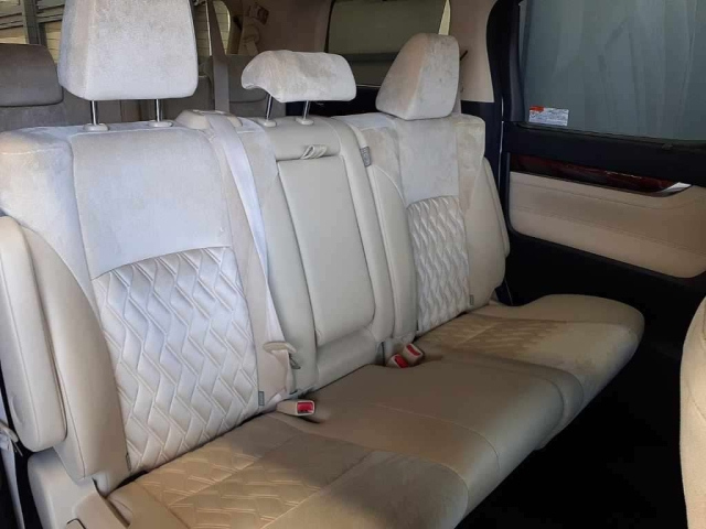 TOYOTA VELLFIRE 2015