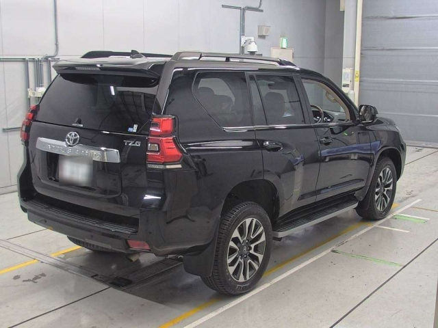 TOYOTA LAND CRUISER PRADO 2023