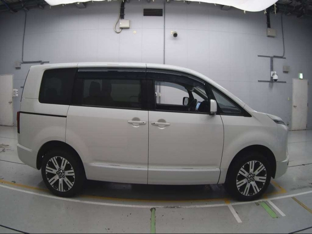 MITSUBISHI DELICA D5 2020