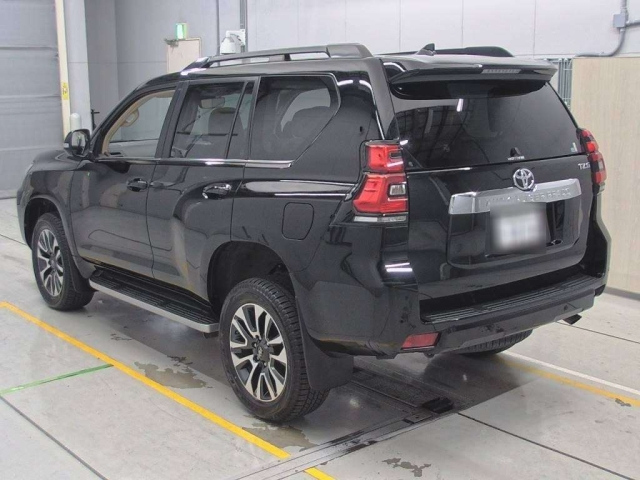 TOYOTA LAND CRUISER PRADO 2023
