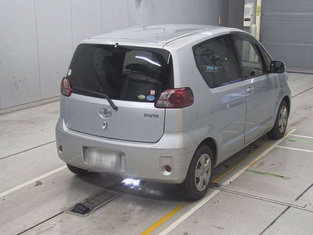 TOYOTA PORTE 2011