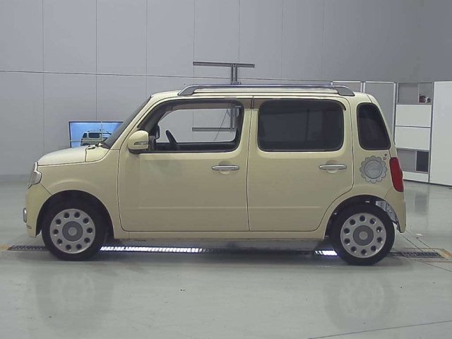 DAIHATSU MIRA 2011