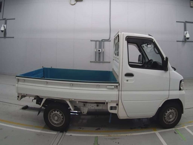 NISSAN CLIPPER TRUCK 2013